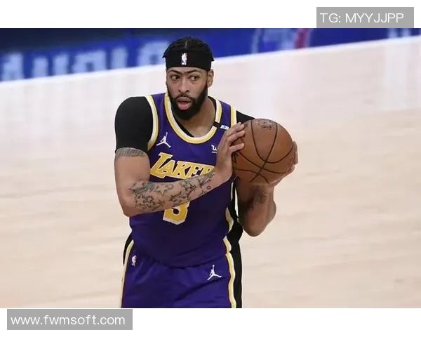 东契奇三双里程碑成就辉煌湖人主场逆袭独行侠展现强大实力