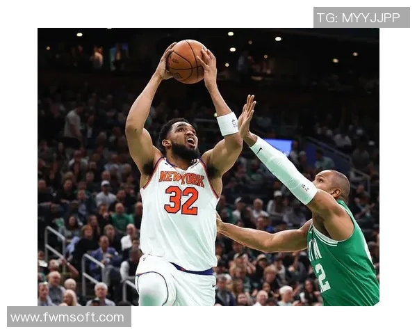 布里奇斯精准传球助攻唐斯底角三分球稳稳命中展现绝佳状态 布里奇斯精准传球助攻唐斯底角三分球稳稳命中展现绝佳状态