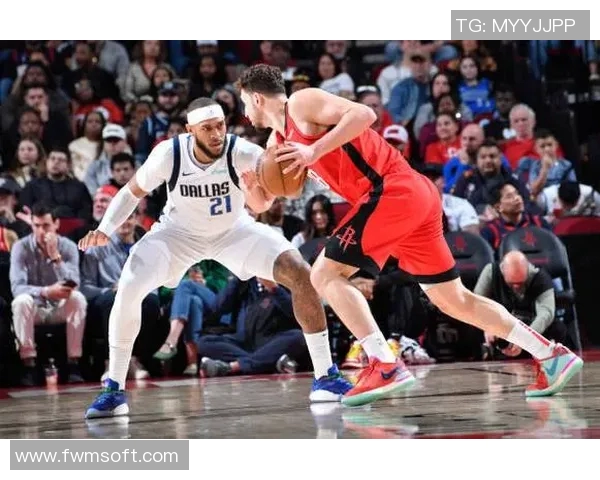 丹尼尔·加福德在独行侠队对阵猛龙队的比赛中，正式宣布伤停