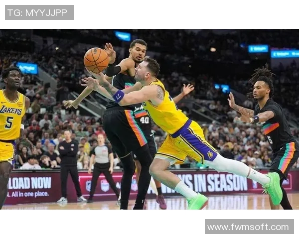 湖人惨败马刺！东契奇砍38分，艾顿+众配角迷失，没詹姆斯真不行